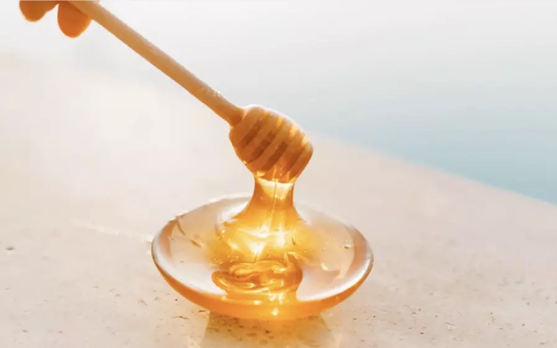 Can Dogs Eat Manuka Honey? Unveiling the Benefits and Risks